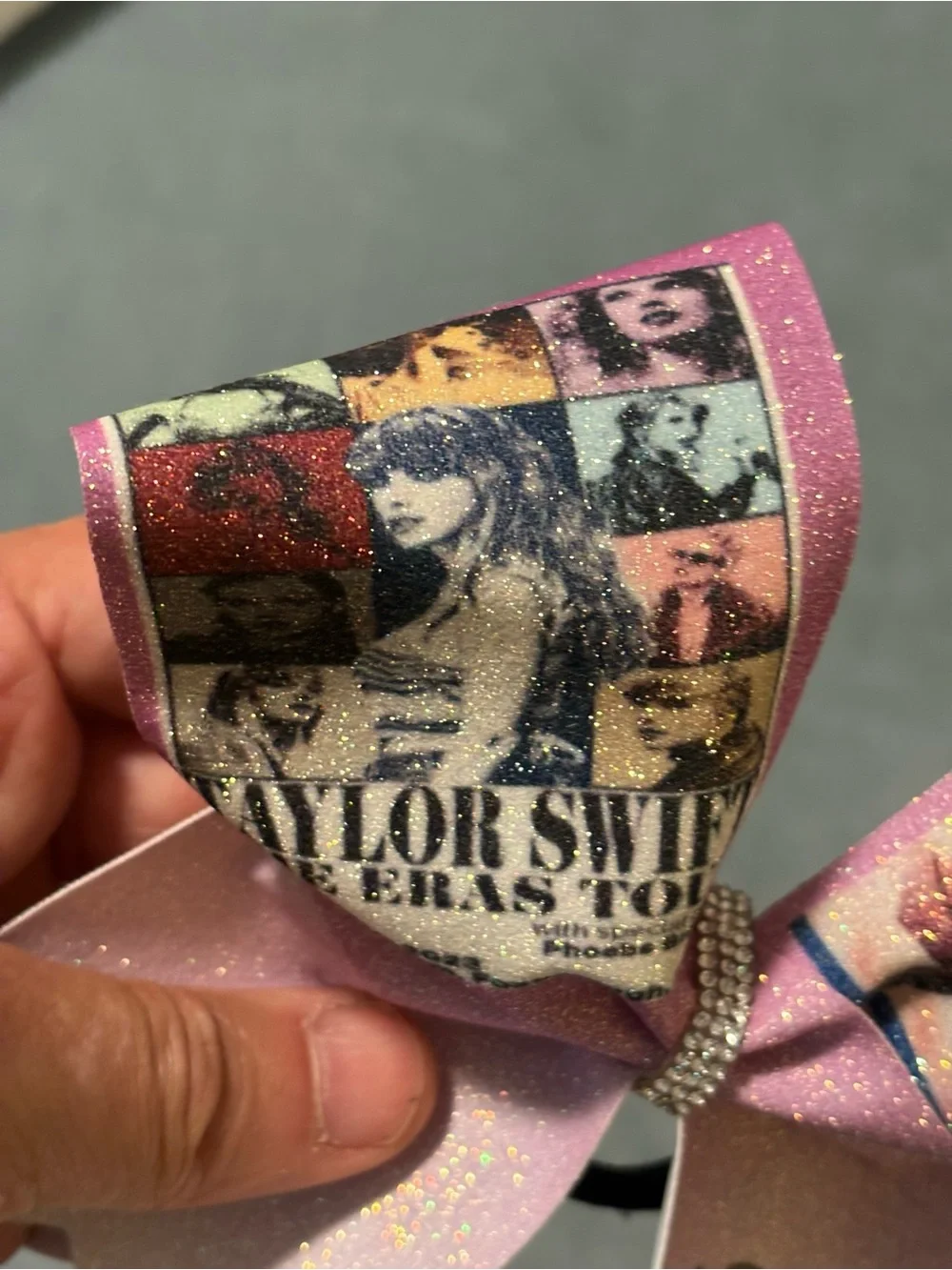 NWOT-Taylor Swift Full Glitter Stiff Vinyl Cheer Bow